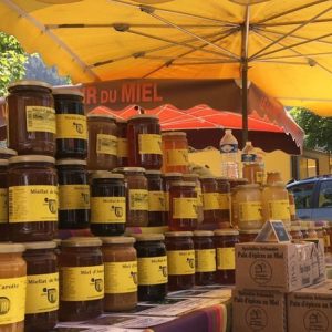 Morzine_le_comptoir_du_miel_marche